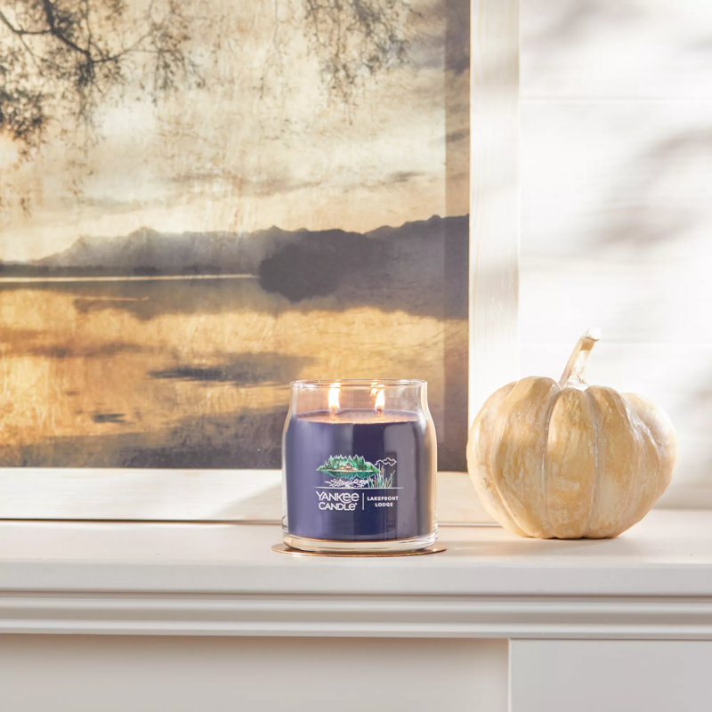 YANKEE CANDLE Signature Lakefront Lodge Scented Jar Candle & Reviews